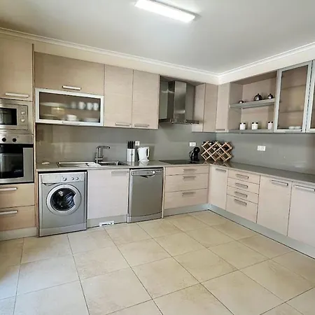 Heilige Efigenie By Interhome Vakantiehuis Lourinhã